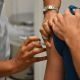Prefeitura vacinar profissionais de sade com a 3 dose no prximo sbado, 02